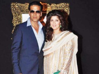 Akshay Kumar With Wife Twinkle @ Jab Tak Hai Jaan Premiere