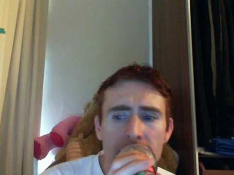 Wiwi égratigne this kiss de Faith Hill