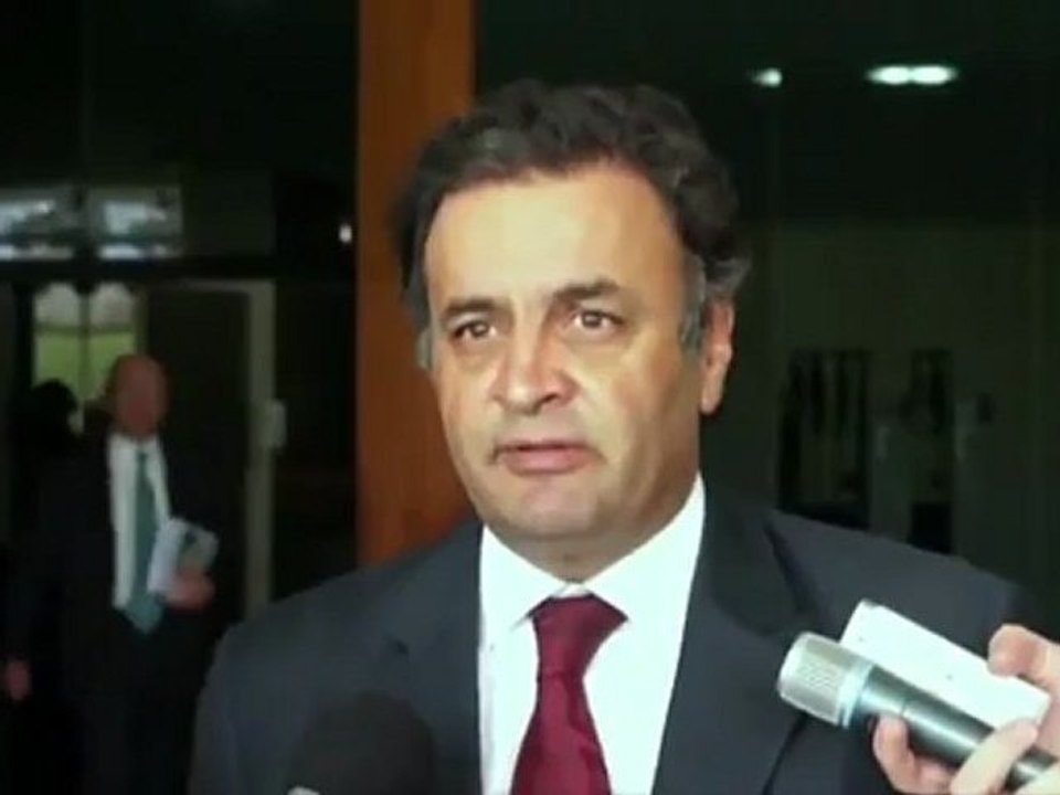Aécio Neves: senador - O Brasil paga pelo atraso do PT