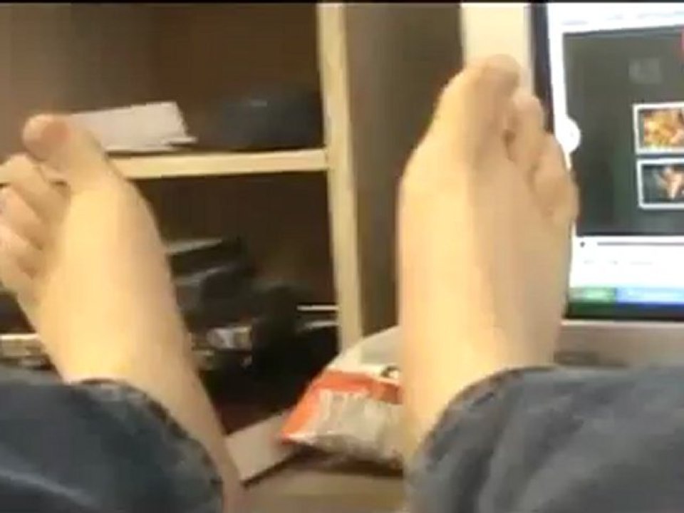 RESPONSE TO BUGSMETO FEET TALKING