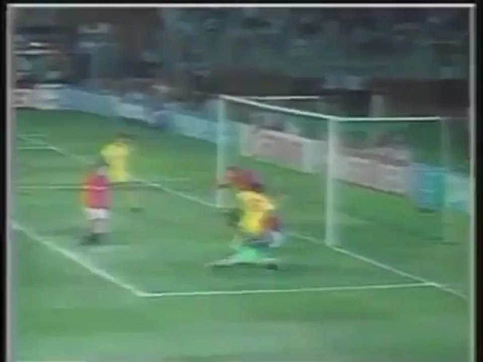 1994 (September 28) Galatasaray (Turkey) 0-Manchester United (England) 0 (Champions League).mpg