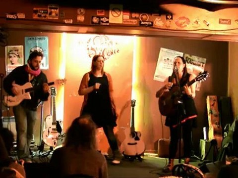 Maggy bolle & Evelyne Gallet l'entuuuulade au Roger's Café Belfort