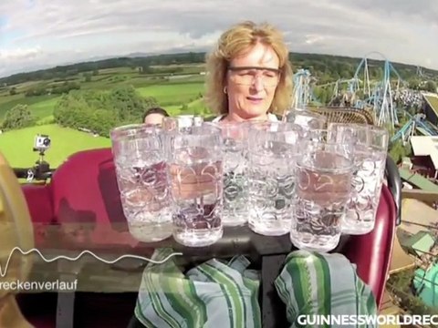 Le record du monde de Pinte dans une montagne Russe