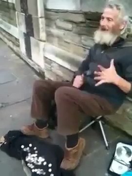 Old man plays ELECTRO MUSIC with spoons !