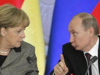 Merkel pushes Putin on civil liberty