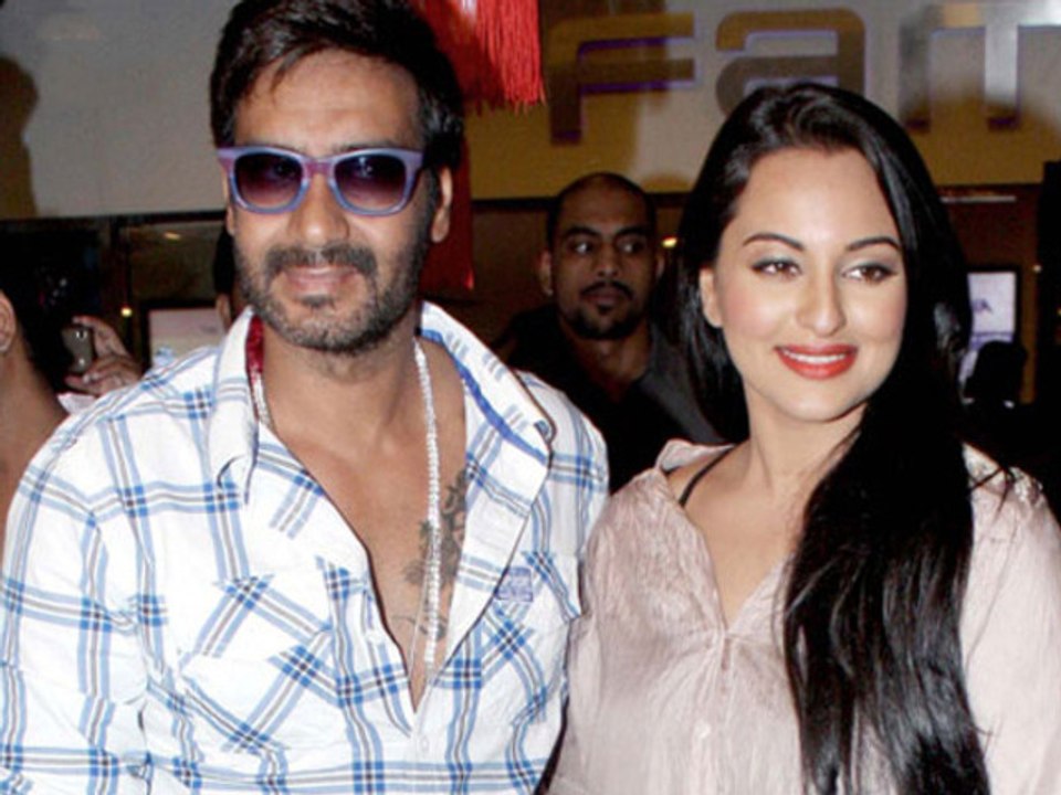 Ajay Devgan & Sonakshi Sinha @ Fame Adlabs Cinema | Celebrated Diwali