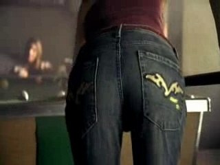 Miss Catastrophe: Jeune Femme dans la Lune 🌙