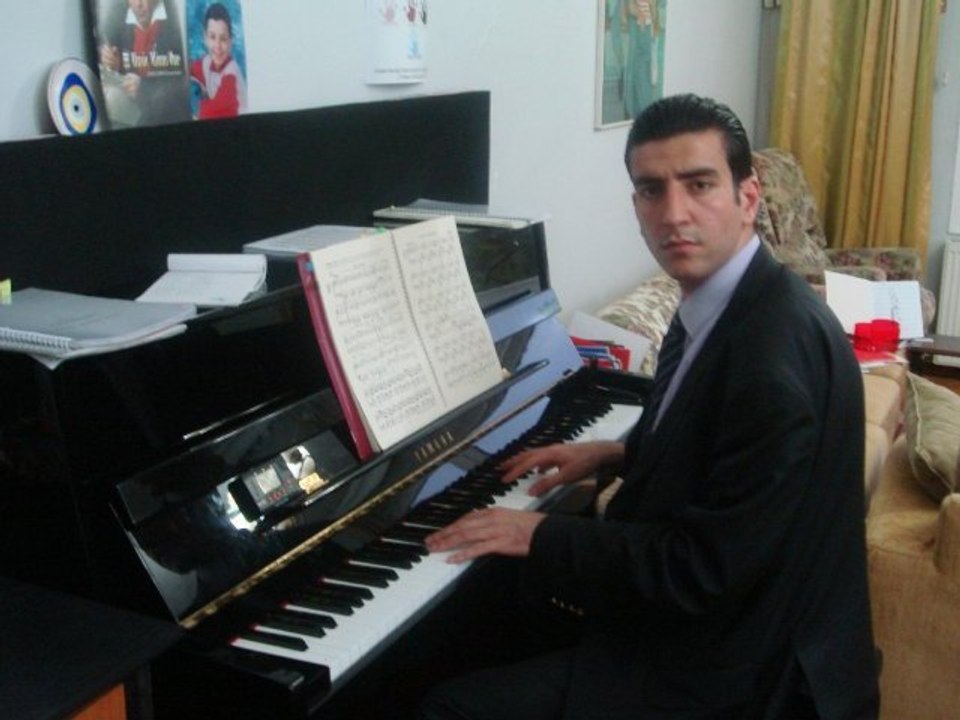 NİHAVEND LONGA 4 El (İki kişi) Piyano Özgür Savaş Güney  Kevser Hanım Enstrümantel Türk Klasik Saz Eserleri Temel  Bölüm Kanun ODTU KTMT Nota Arşivi ney neyzen Ud keman 2 3 4 Üç İki Peşrev