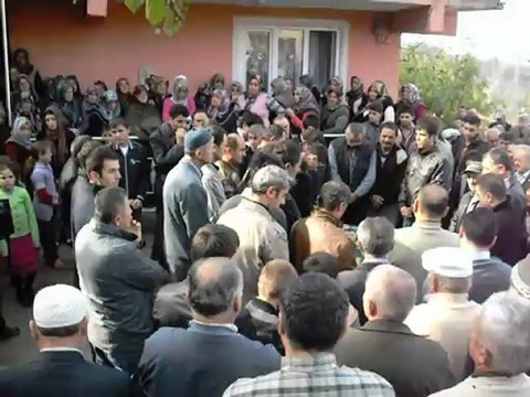 17. kasim 2012. elfida nin cenaze merasimi. Cambazli kö. 012