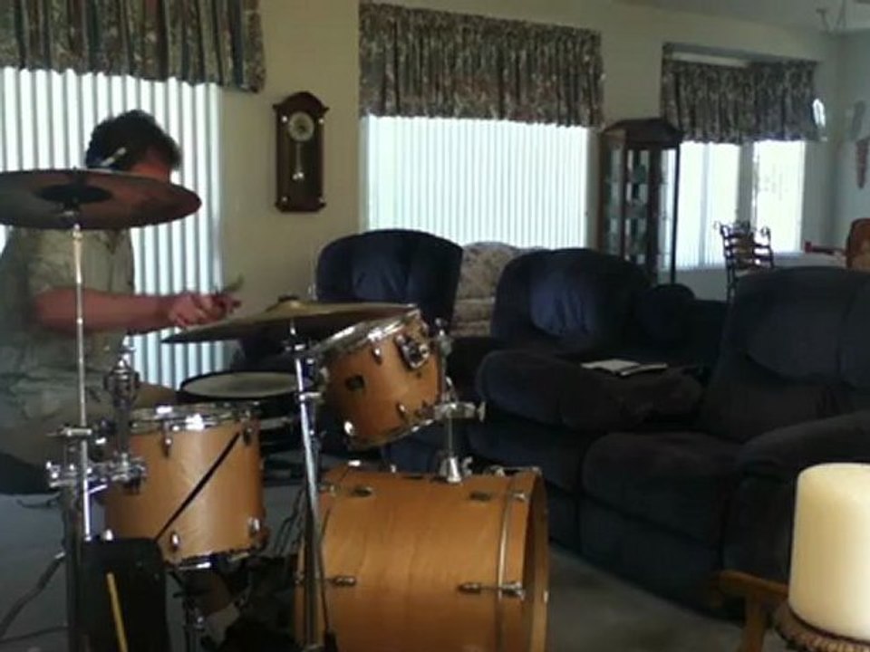 Drum Solo - Indoor Tornado on my Yamaha kit