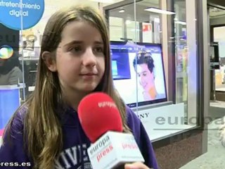 Mario Casas firma ejemplares de su película