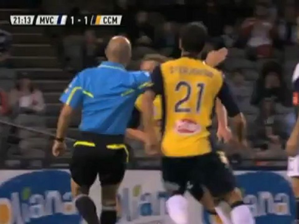 2 Platzverweise, 4 Tore! Melbourne vs. Mariners