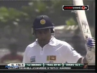 Dead heat after hard-fought day