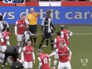 Arsenal players chilly welcome to Adebayor and Red card - 12-11-17