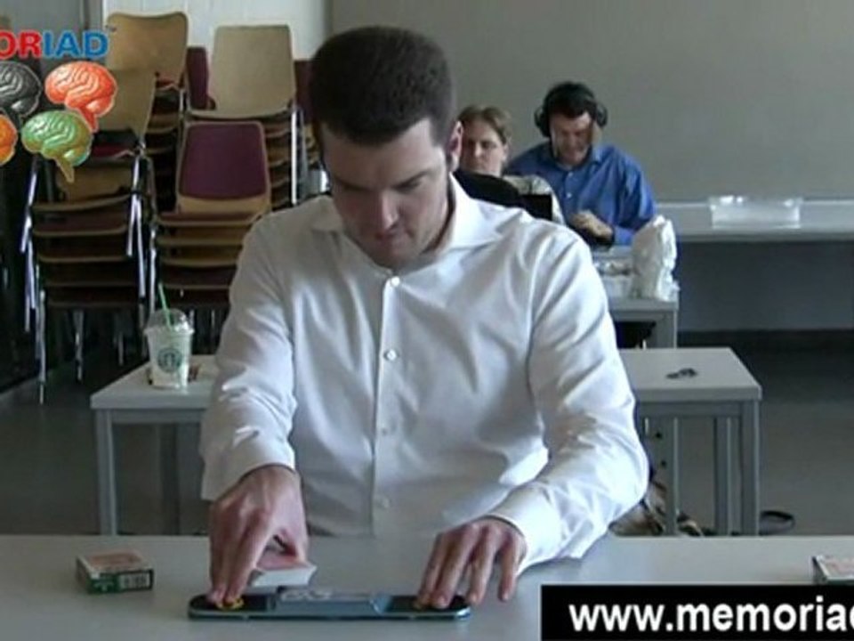 İskambil Kartları Dünya Hafıza Rekoru – Alman Simon Reinhard