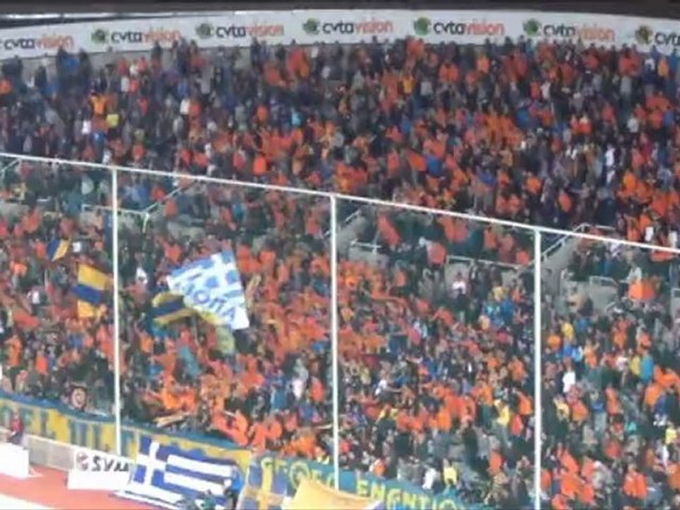 ΑΠΟΕΛ-ΑΕΚ-οπαδοί ΑΠΟΕΛ (6)