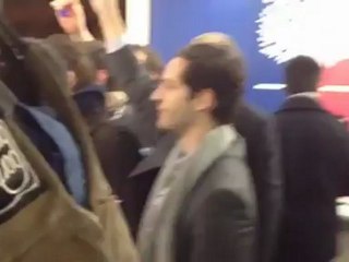 Mini-manif de fillonistes au siège de l'UMP