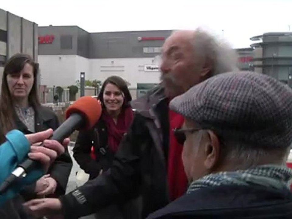 Seh- und Hörbehinderte erkunden den neuen Wetzlarer Busbahn Video 2