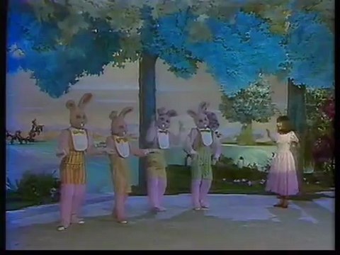 - Chantal GOYA ( 4 petits lapins roses +chiffon chiffonnette )