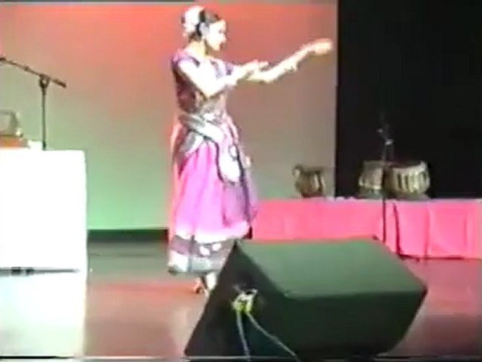Mor Ghumo Ghore Ele Monohor