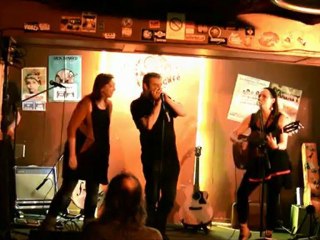 Maggy Bolle vs Evelyne Gallet "le Kaou" au Roger's Café à Belfort