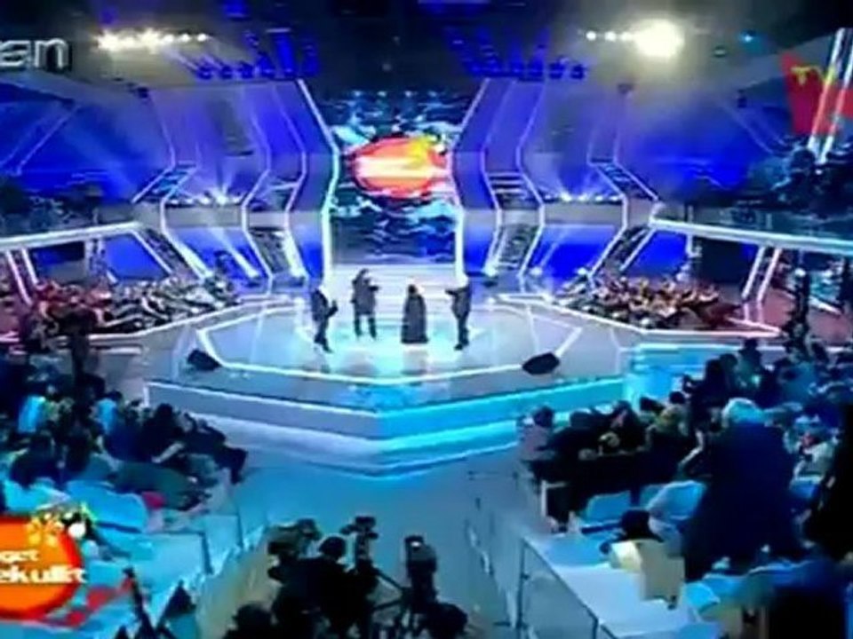 Vesa Luma &; Endri e Stefi - Xhamadani vja vija shqiperi o nana ime