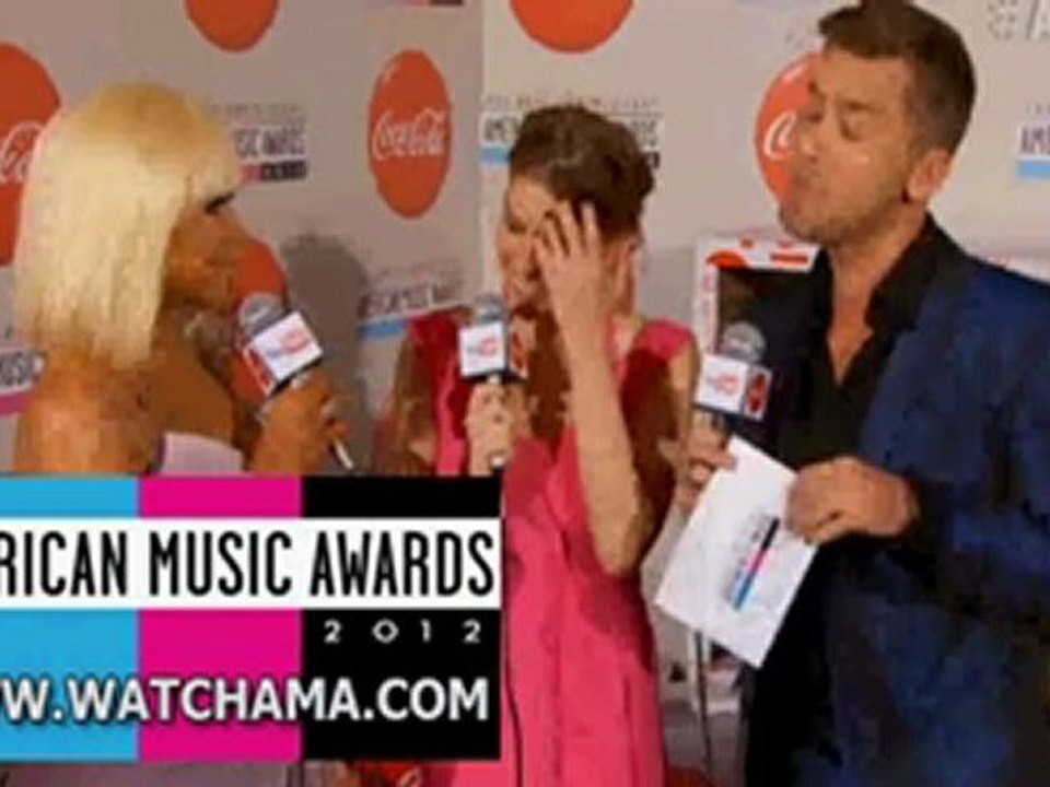 Christina Aguilera FAT red carpet American Music Awards 2012 interview