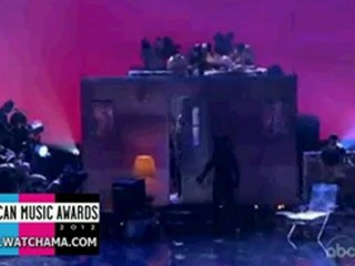 Christina Aguilera performs Army of me American Music Awards 2012