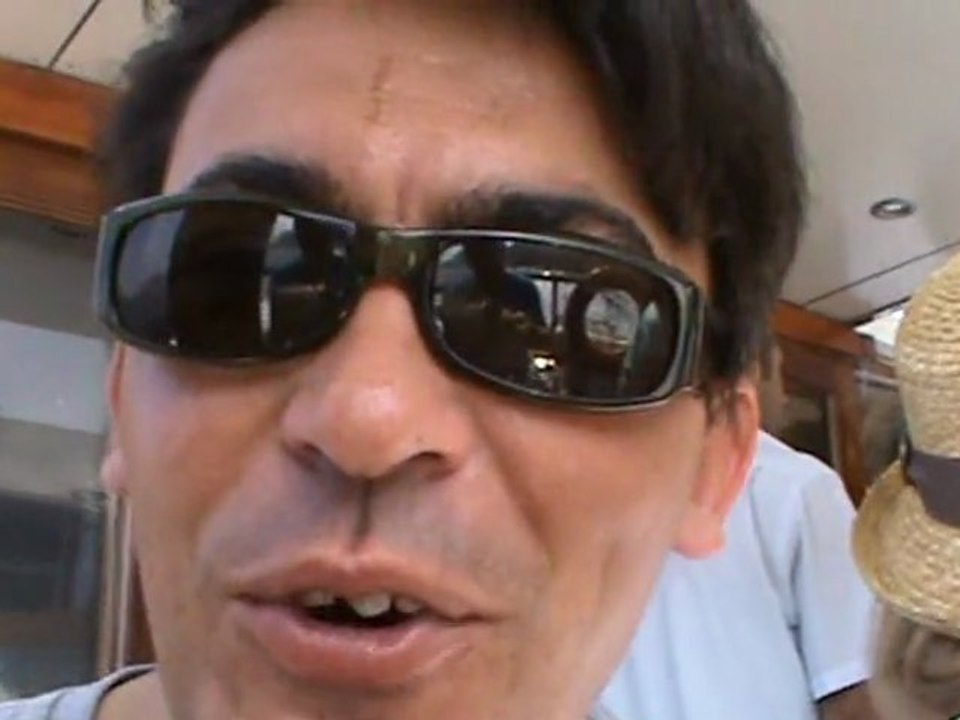 FTI Berlin Kreuzfahrt Santorin Ausflug Eselritt Shopping in Fira