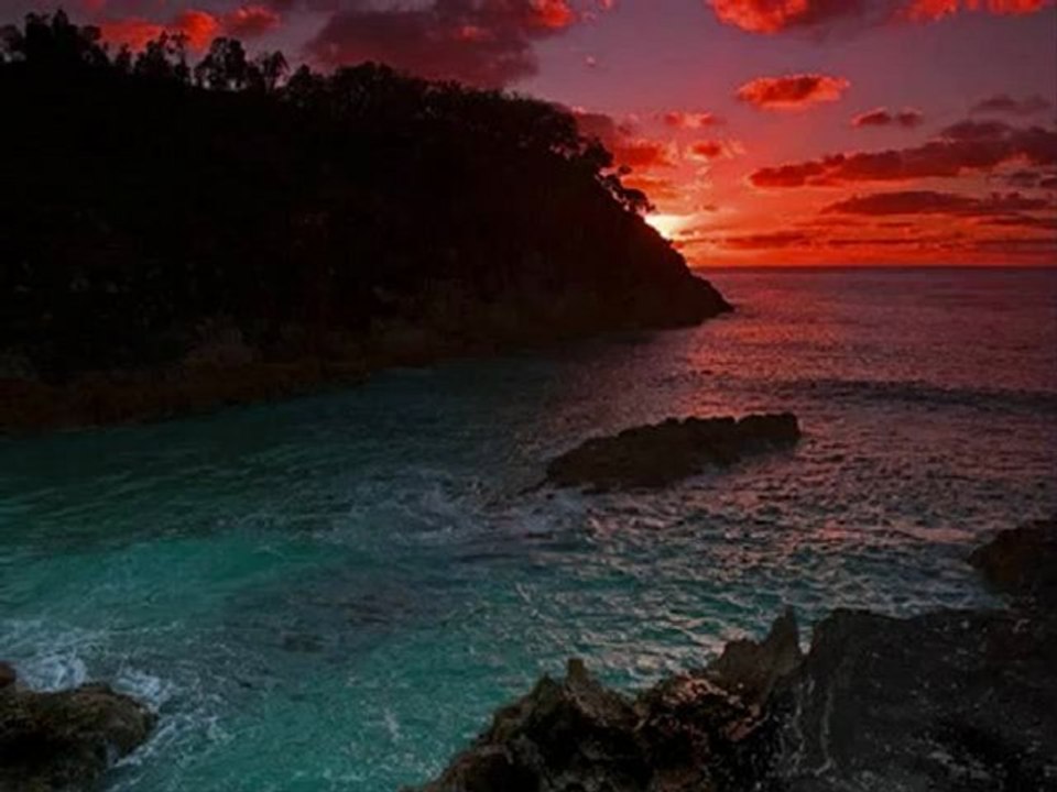 Nazrul Geeti- Khelicho E-Bissho Loye- Instrumental