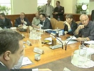 Diplomats talk peace in Cairo as violence continues