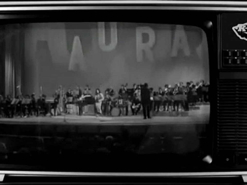 Aura Urziceanu - Draga-mi este dragostea