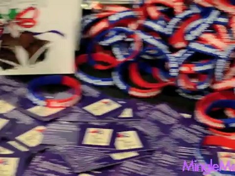 A Rose of Thanks at GBK's 2012 AMA Gift Lounge Red Carpet Report