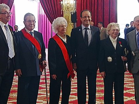 Cérémonie de remise des insignes de la Légion d'Honneur