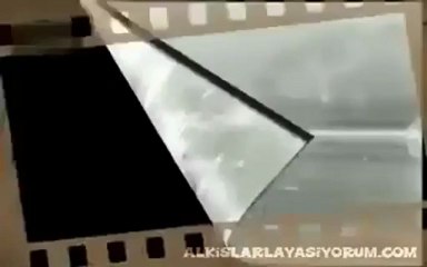 Kumdan Kale Yapan Erkekler D