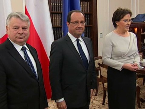 Prise de parole aux côtés de Mme Ewa KOPACZ, présidente de la Diète et de M. Bogdan BORUSEWICZ, président du Sénat polonais