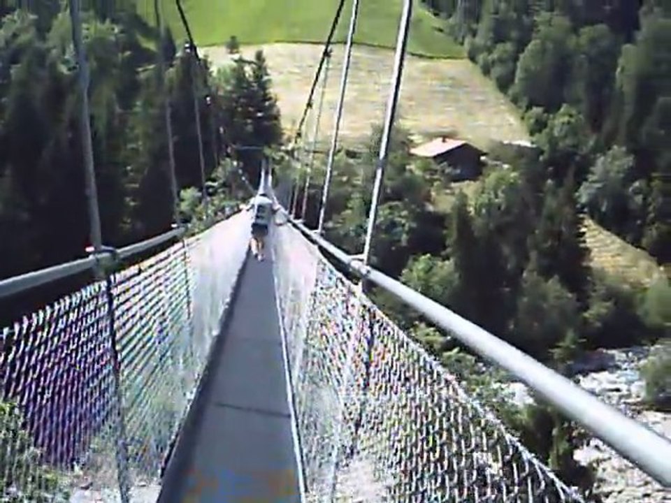 Hängebrücke im Berneroberland