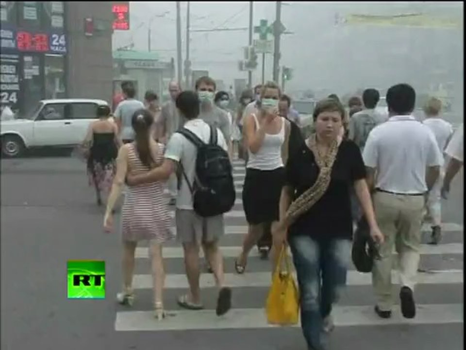 Moscow's face a gas mask, poisoned air has city choking