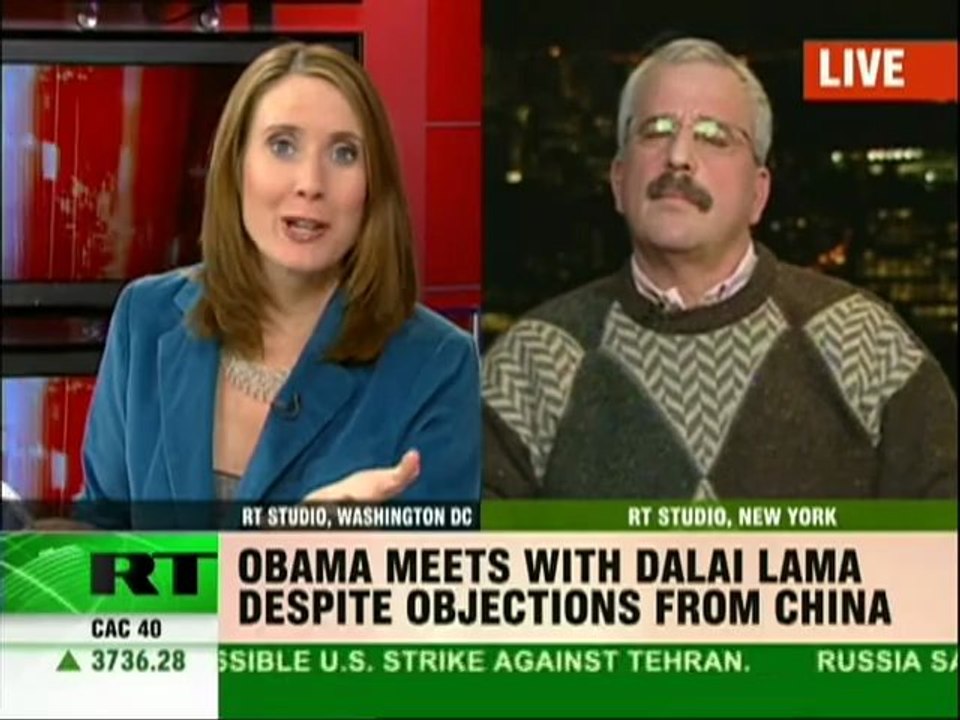 Barack Obama welcomes the Dalai Lama