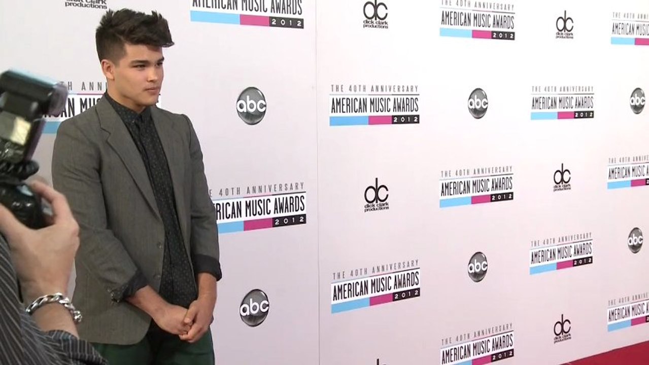 Romeo Testa Red Carpet Fashion - AMAs 2012
