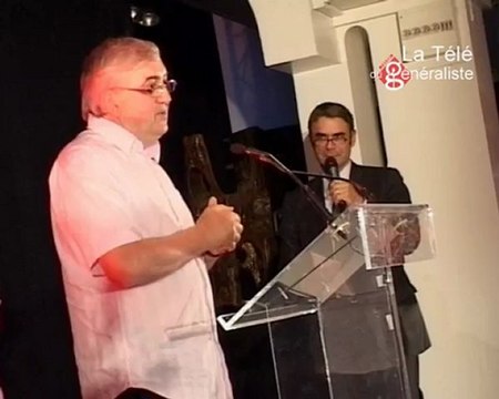 Prix du généraliste 2009 reçu par le Dr Régis Proust, président de l'association d'Aide Tharjay