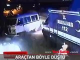 Kaza sonrası yola fırlayan sürücü