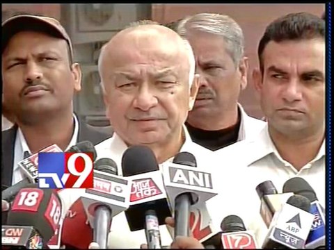Kasab's execution not for political mileage - Shinde