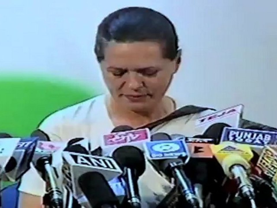 Sonia Gandhi: Congress aim is to provide a strong and stable government