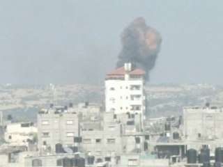 Explosions Shake Gaza City Amid Israeli Strikes