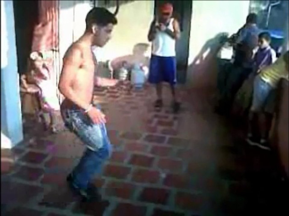 blow monkeys vs hombre sin nombre
