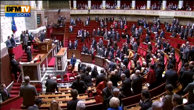 Mariage homo : la gauche se défend, la droite s'engouffre