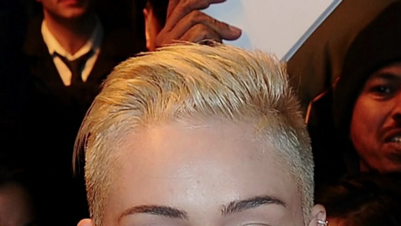 Miley Cyrus vernichtet Fotografen