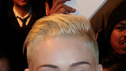 Miley Cyrus vernichtet Fotografen