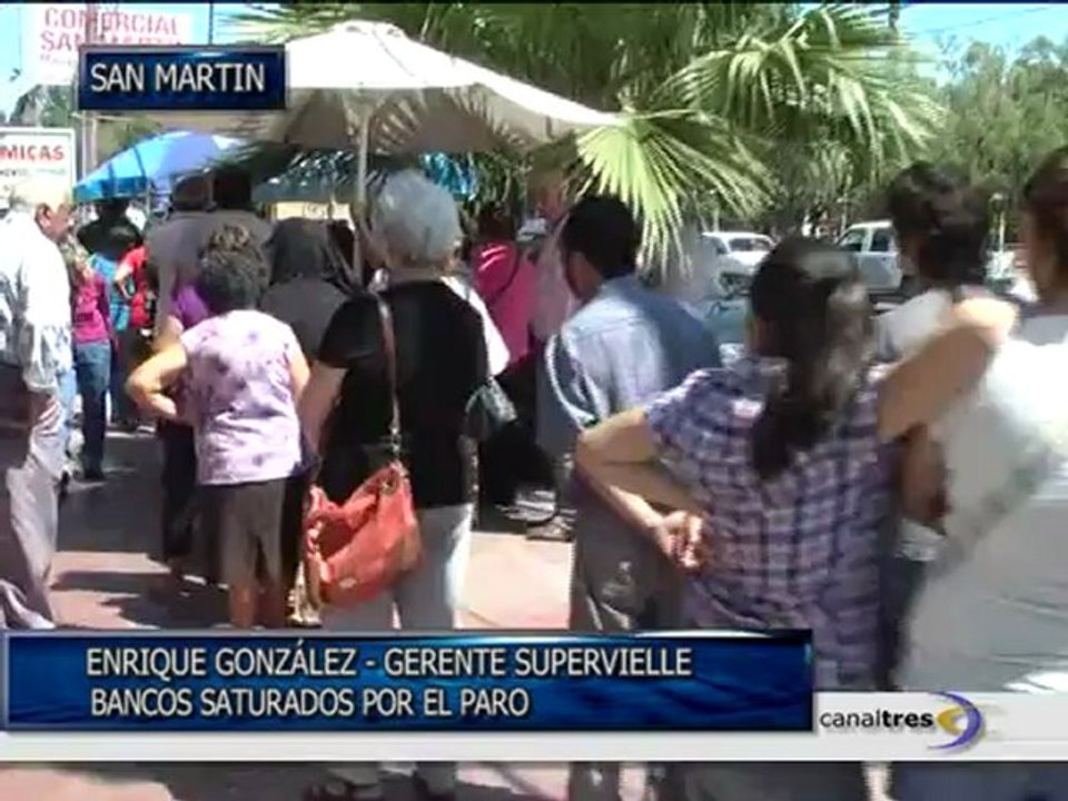 Largas colas en el Banco Supervielle
